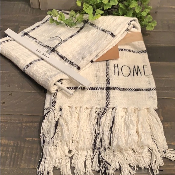 🎀Rae Dunn HOME Embroidered Throw - Picture 5 of 5